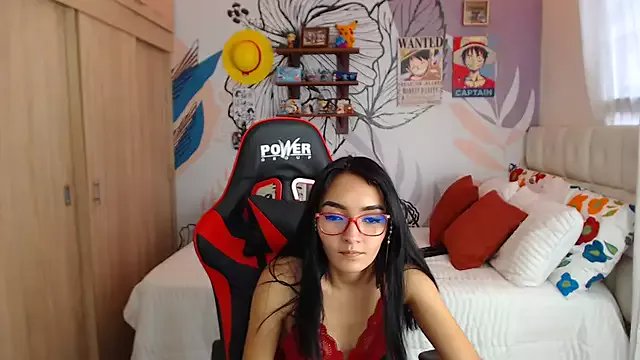 LinzyBaner on StripChat