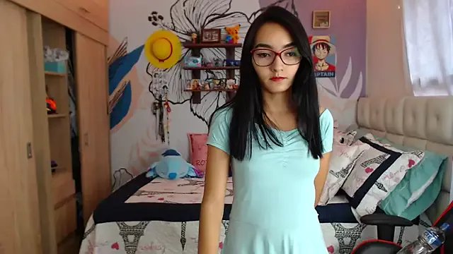 LinzyBaner on StripChat