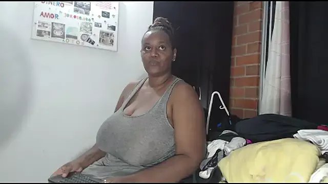 LiraRusso on StripChat