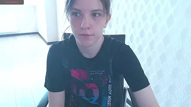 LisaHeart on StripChat