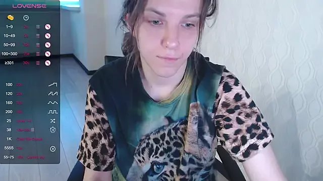 LisaHeart on StripChat