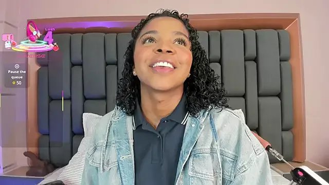 LisaMendez on StripChat