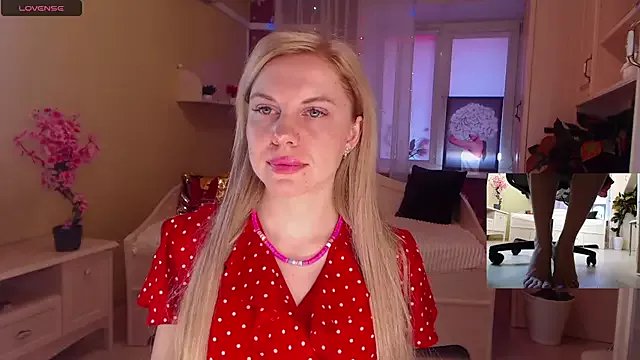 LiSinDoll on StripChat