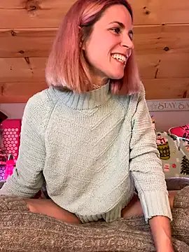 LittleLoftAngel on StripChat