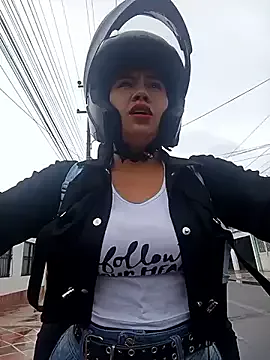 Offline LIZ-06_ on StripChat