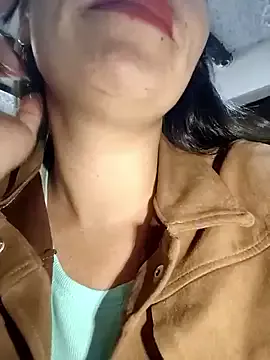 Offline LIZ-06_ on StripChat