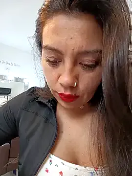 Offline LIZ-06_ on StripChat