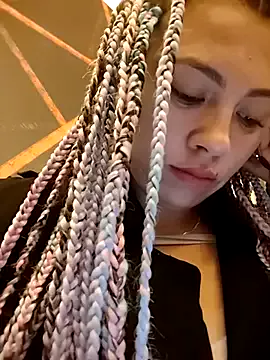 Offline LIZ-06_ on StripChat