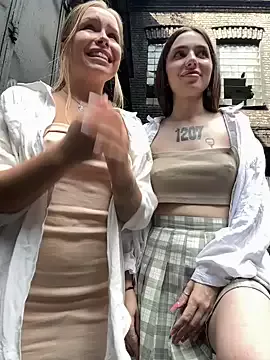 Offline Liza_risky on StripChat