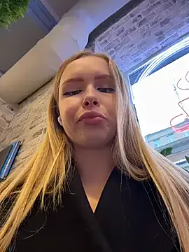 Offline Liza_risky on StripChat