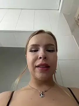 Offline Liza_risky on StripChat