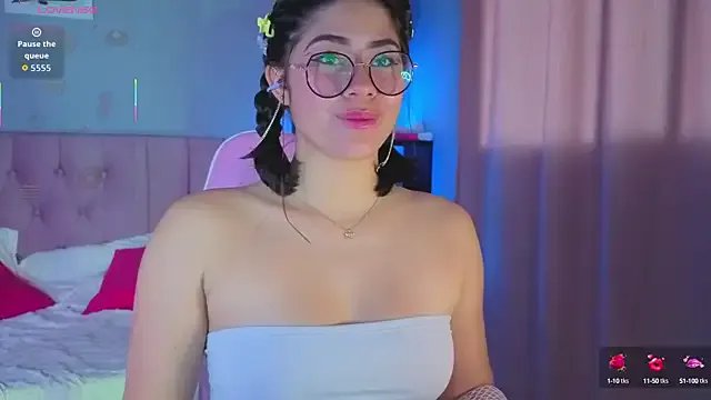 LoaLuxury on StripChat