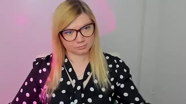 Lola_moree on StripChat