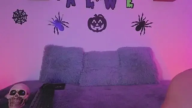 Lolarosesxs on StripChat