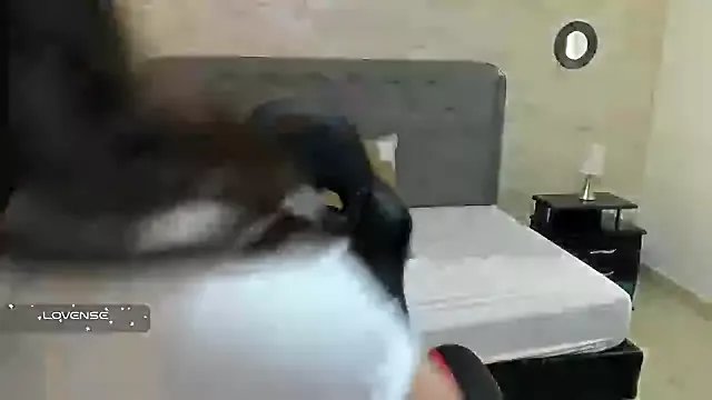 LolaVillalobos on StripChat