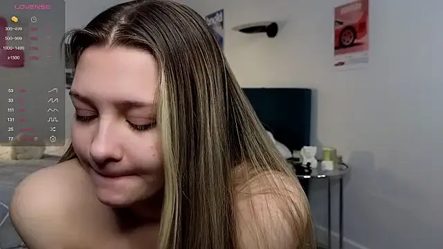 lolly_dollyyy on StripChat