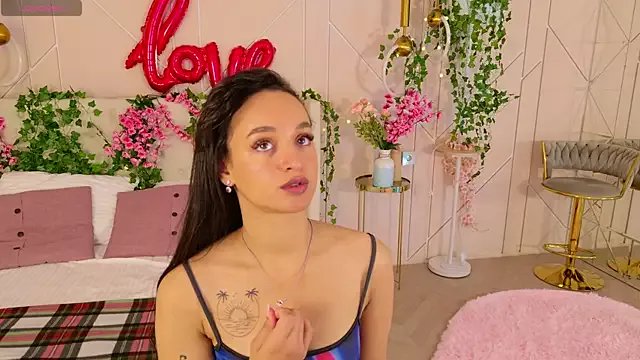 Lolly_Neal on StripChat