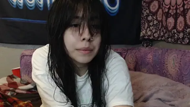 Offline London_Ray on StripChat