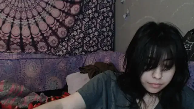 Offline London_Ray on StripChat