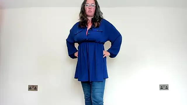 lou_roar on StripChat