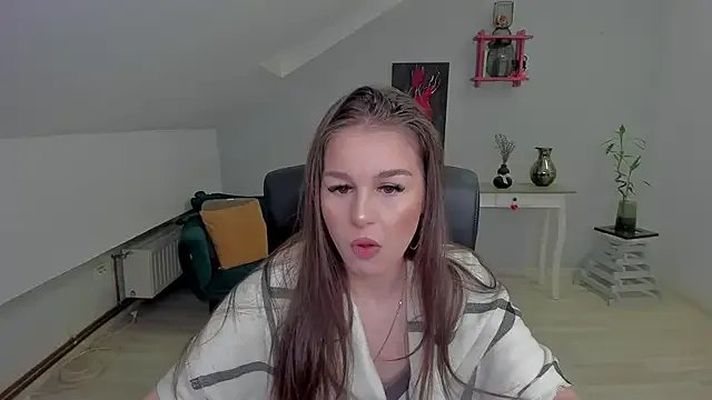 LouannaHart on StripChat