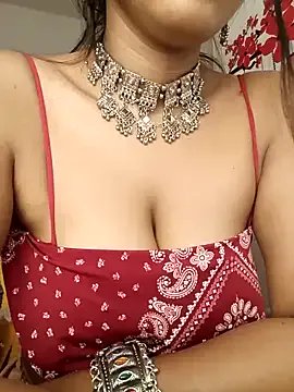 Love_Mayaa on StripChat