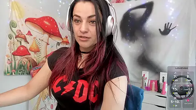 Offline LovelyAzucena on StripChat