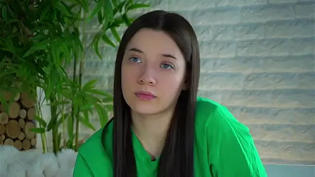 LowOncoming on StripChat