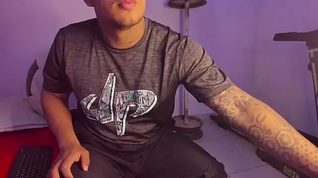 LucassFoster on StripChat