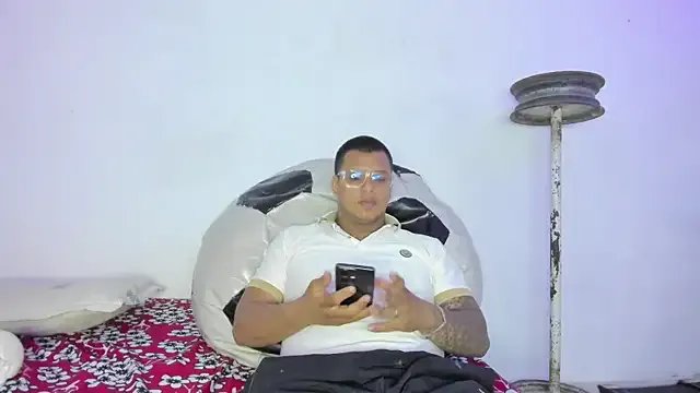 LucassFoster on StripChat