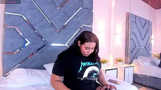 LucciaPorter on StripChat