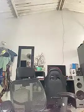 Lucia-Candy on StripChat