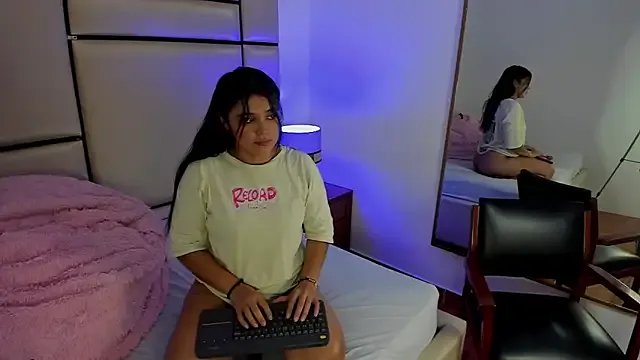 Lucia_fastcollins on StripChat