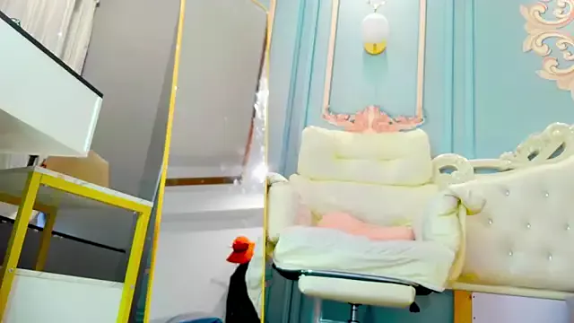 Offline LucianaMe on StripChat