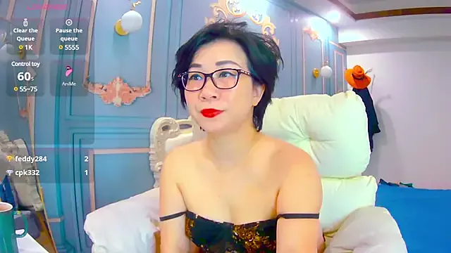 Offline LucianaMe on StripChat