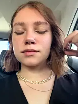 Offline lucy-joy on StripChat