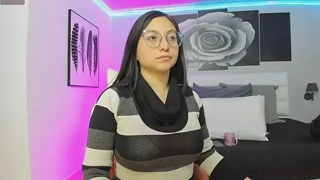 lucy_neil on StripChat