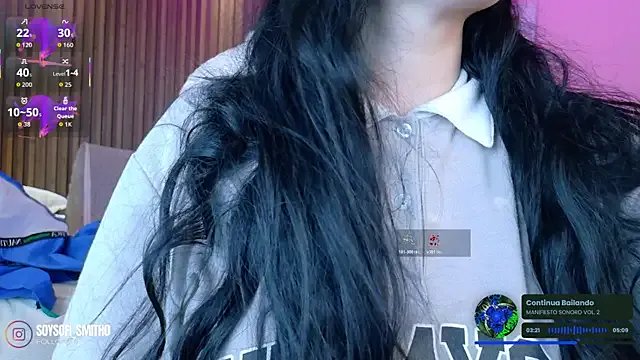 Lucy_Smith2 on StripChat