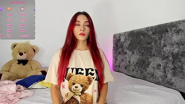 Luisa_Red on StripChat