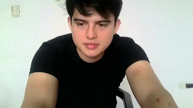 luisk200 on StripChat