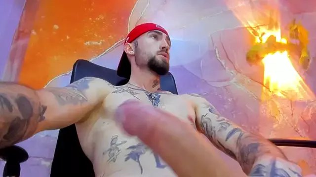 Luke_davis01 on StripChat