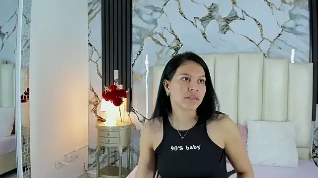 lulumars on StripChat