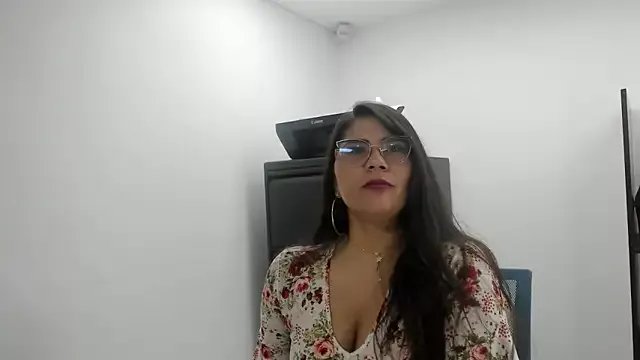 Luna_Dumont on StripChat