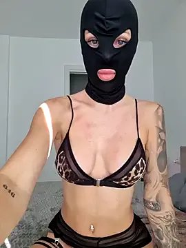 Luna_Veil on StripChat