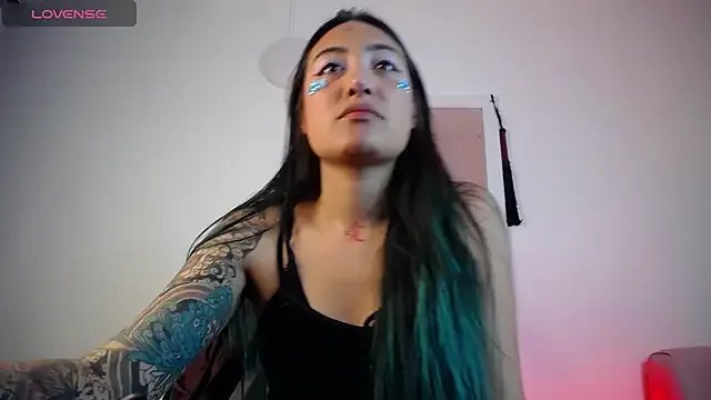 LunaAponte on StripChat