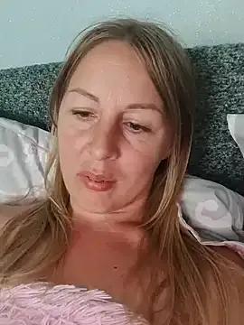 LunaSugarX on StripChat