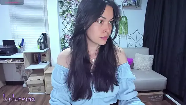 Offline Lunlunera on StripChat