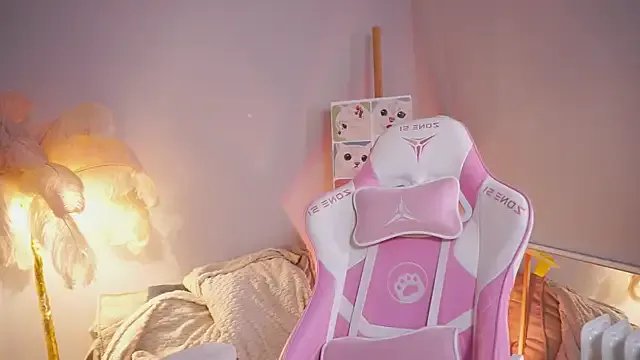 LureOfEva on StripChat