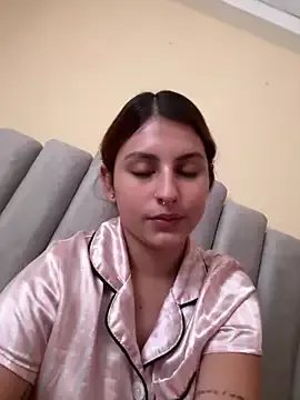 Luu_Princess on StripChat