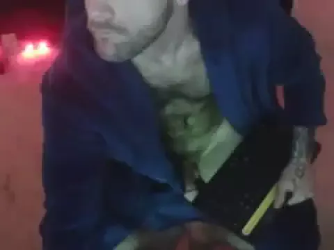 Offline Luv2SuckBWC92 on StripChat